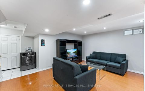 Photo 25 at 39 Autumn Glen Circle, Clairville, Toronto