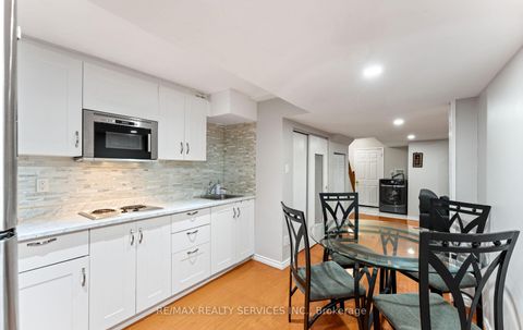 Photo 26 at 39 Autumn Glen Circle, Clairville, Toronto