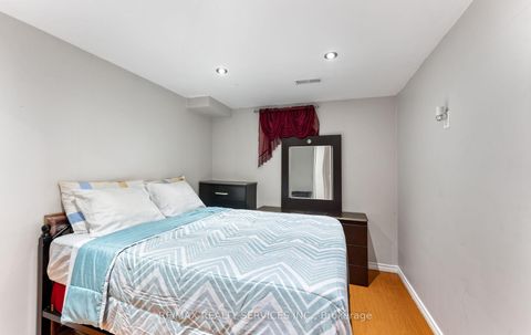 Photo 29 at 39 Autumn Glen Circle, Clairville, Toronto
