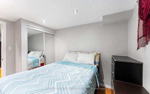 Photo 30 at 39 Autumn Glen Circle, Clairville, Toronto