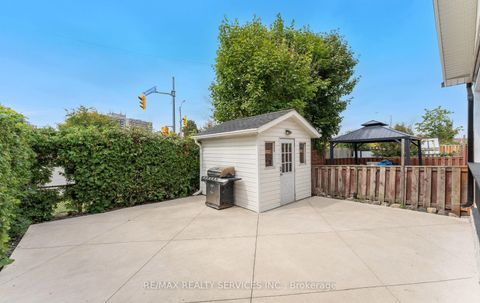 Photo 35 at 39 Autumn Glen Circle, Clairville, Toronto