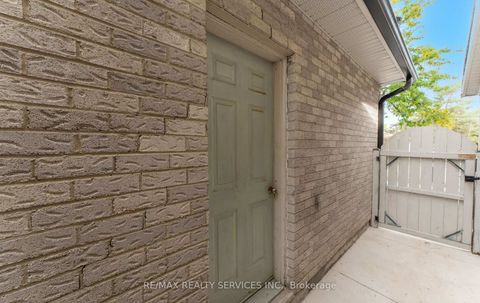Photo 38 at 39 Autumn Glen Circle, Clairville, Toronto