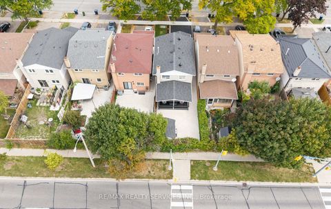 Photo 40 at 39 Autumn Glen Circle, Clairville, Toronto