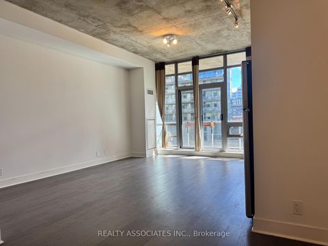 Photo 6 at 513 - 399 Adelaide Street W, Waterfront Communities C1, Toronto