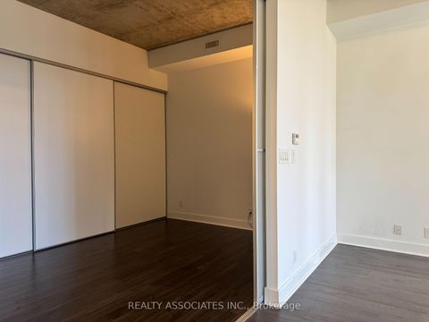 Photo 7 at 513 - 399 Adelaide Street W, Waterfront Communities C1, Toronto