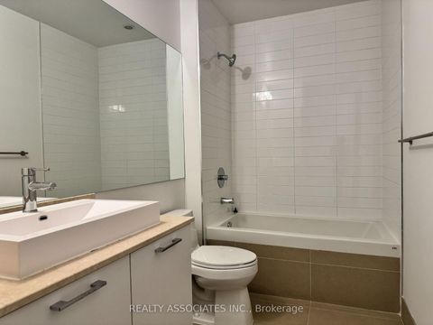 Photo 8 at 513 - 399 Adelaide Street W, Waterfront Communities C1, Toronto