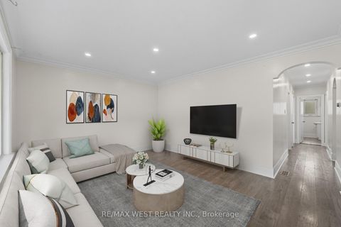 Photo 4 at 38 Feltham Avenue, Smythe, Toronto