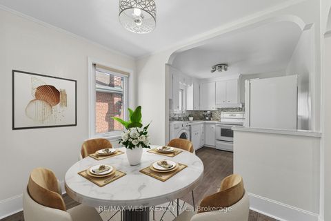 Photo 5 at 38 Feltham Avenue, Smythe, Toronto