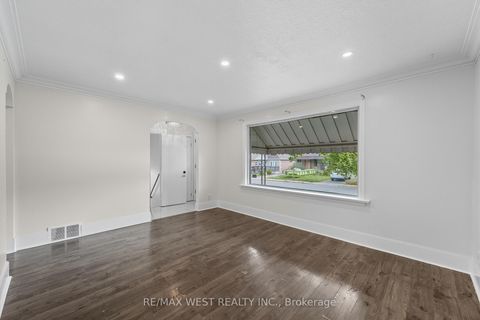 Photo 11 at 38 Feltham Avenue, Smythe, Toronto