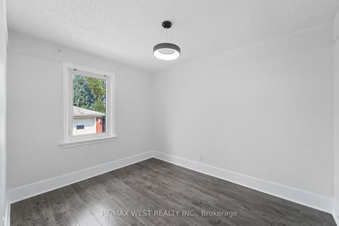 Photo 20 at 38 Feltham Avenue, Smythe, Toronto