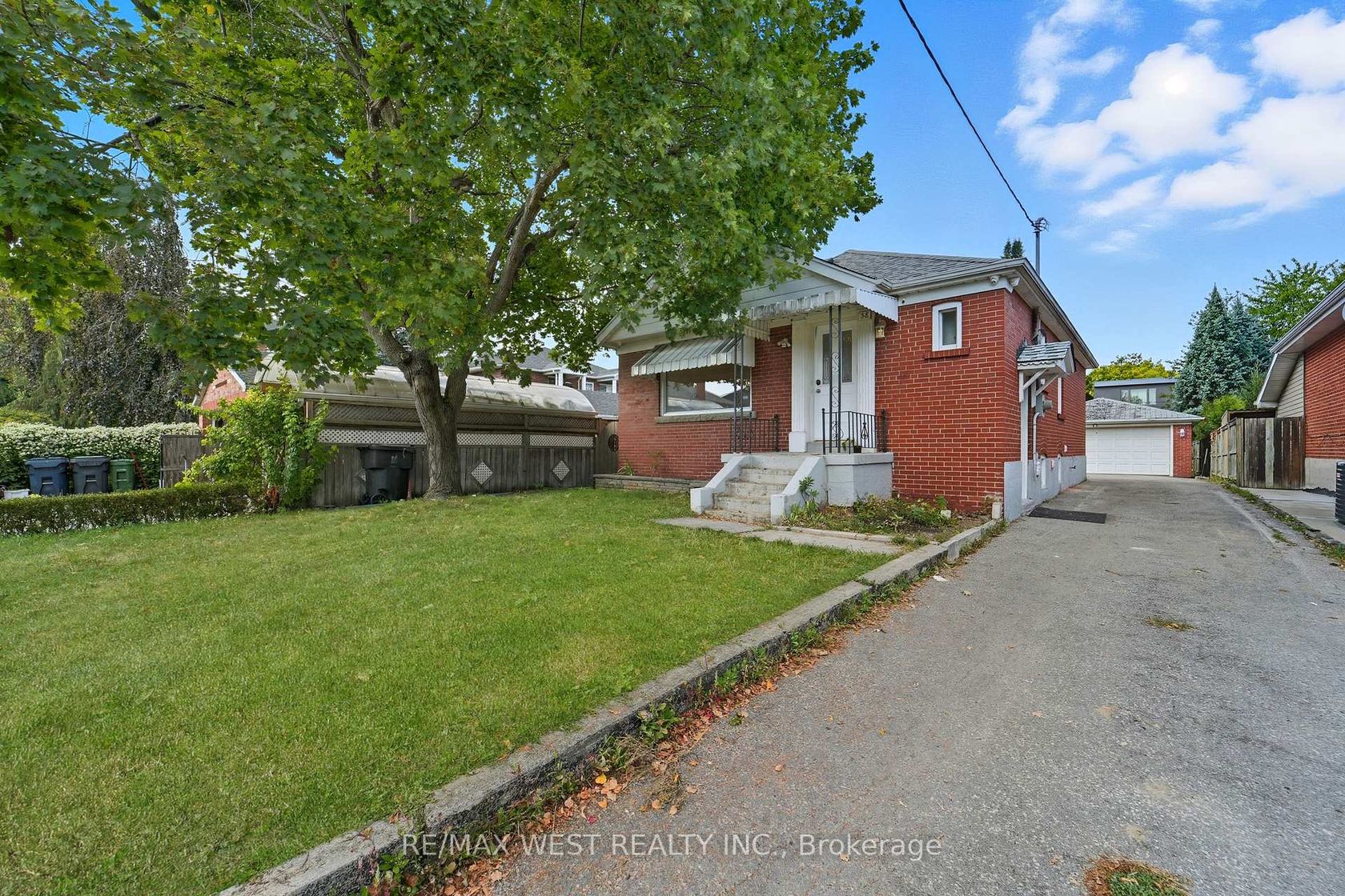 38 Feltham Avenue, Smythe, Toronto 