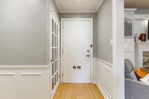 Photo 3 at 32 - 51 Broadfield Drive, Markland Wood, Toronto