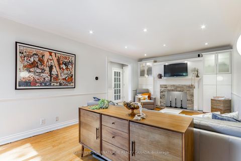 Photo 8 at 32 - 51 Broadfield Drive, Markland Wood, Toronto