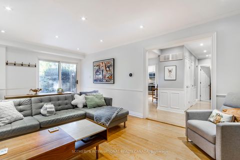 Photo 10 at 32 - 51 Broadfield Drive, Markland Wood, Toronto