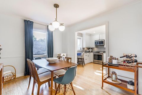 Photo 11 at 32 - 51 Broadfield Drive, Markland Wood, Toronto