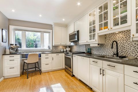 Photo 15 at 32 - 51 Broadfield Drive, Markland Wood, Toronto