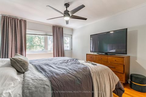 Photo 23 at 32 - 51 Broadfield Drive, Markland Wood, Toronto