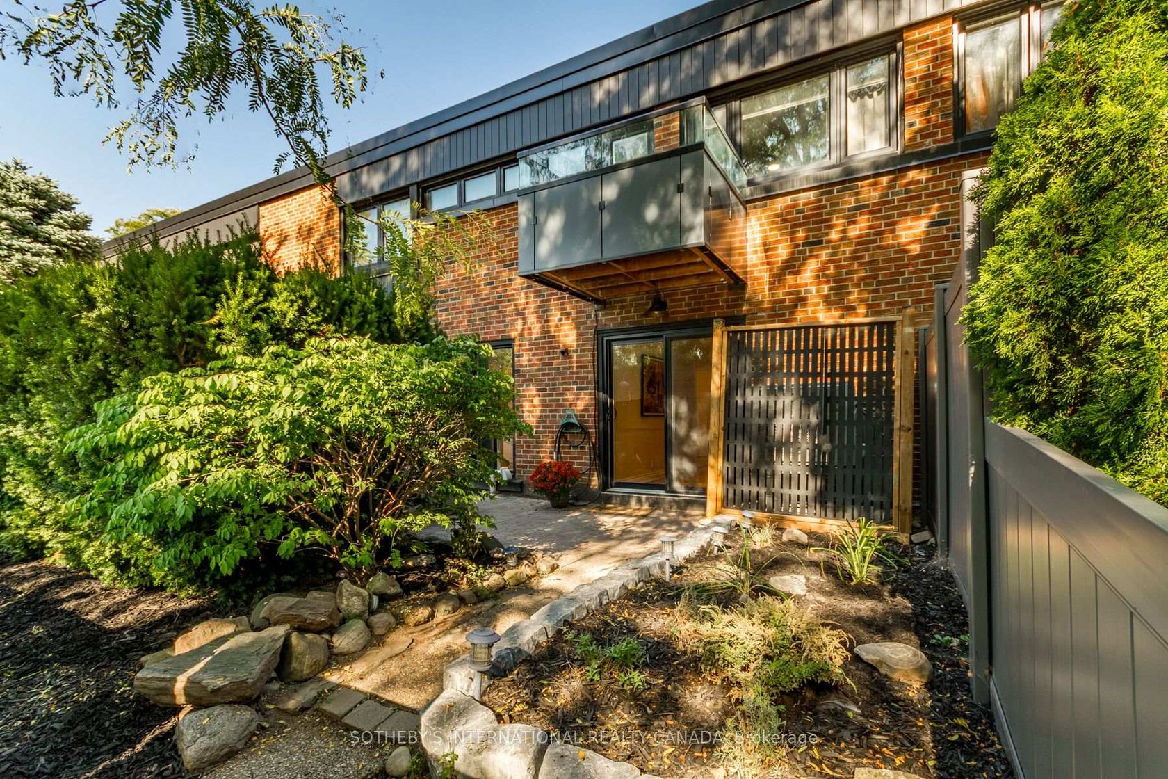 32 - 51 Broadfield Drive, Markland Wood, Toronto 
