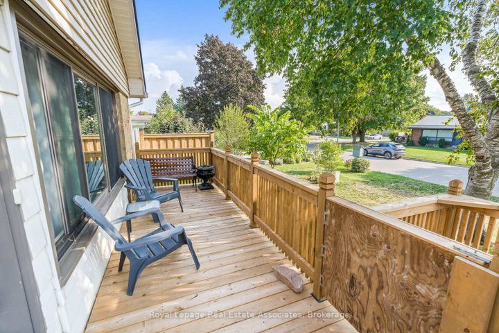 Photo 3 at 67 Roseford Terrace, AC Acton, Halton Hills