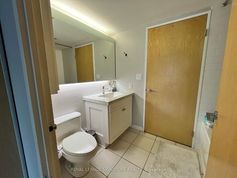 Photo 8 at 610 - 1005 King Street W, Niagara, Toronto