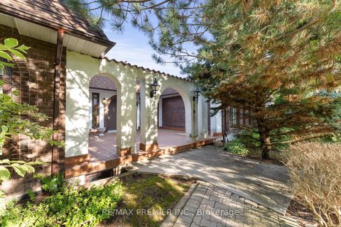 Photo 5 at 261 Sylvadene Parkway, East Woodbridge, Vaughan