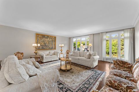 Photo 8 at 261 Sylvadene Parkway, East Woodbridge, Vaughan