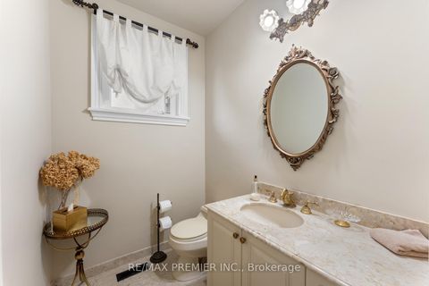 Photo 21 at 261 Sylvadene Parkway, East Woodbridge, Vaughan