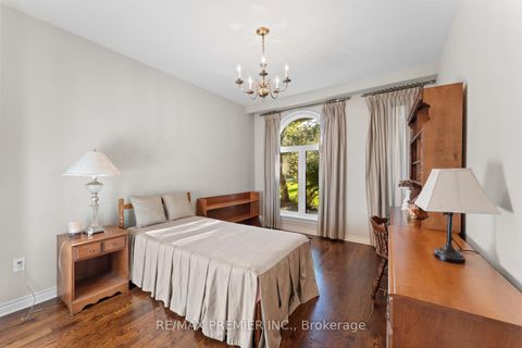 Photo 25 at 261 Sylvadene Parkway, East Woodbridge, Vaughan