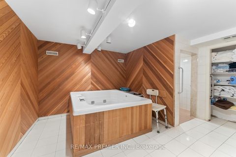 Photo 33 at 261 Sylvadene Parkway, East Woodbridge, Vaughan