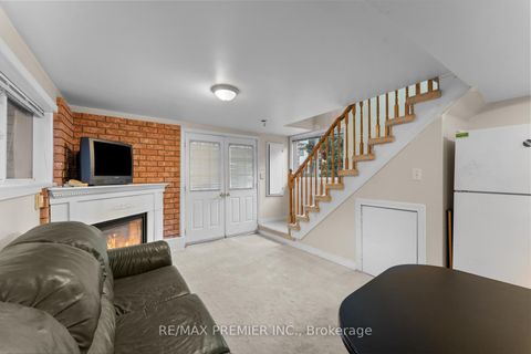 Photo 41 at 261 Sylvadene Parkway, East Woodbridge, Vaughan