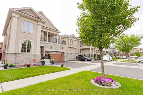 Photo 3 at 516 Vellore Woods Boulevard, Vellore Village, Vaughan