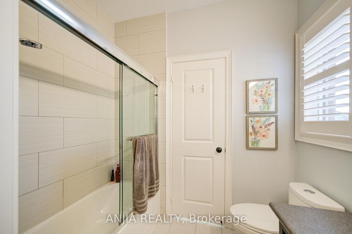 Photo 32 at 5 Warton Court, Greensborough, Markham
