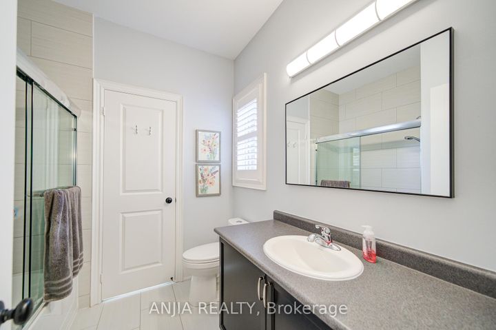 Photo 33 at 5 Warton Court, Greensborough, Markham