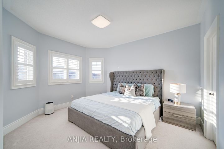 Photo 34 at 5 Warton Court, Greensborough, Markham