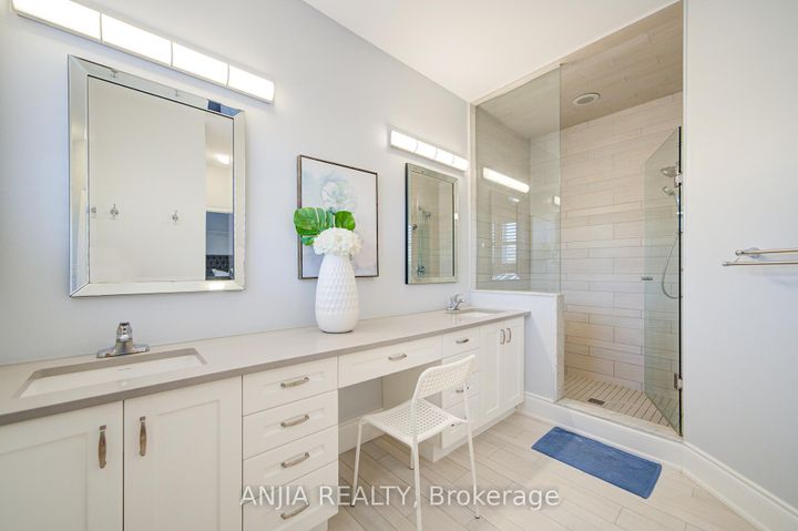 Photo 39 at 5 Warton Court, Greensborough, Markham