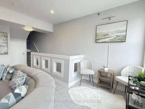 Photo 8 at 15 - 760 Lawrence Avenue W, Glen Park, Toronto