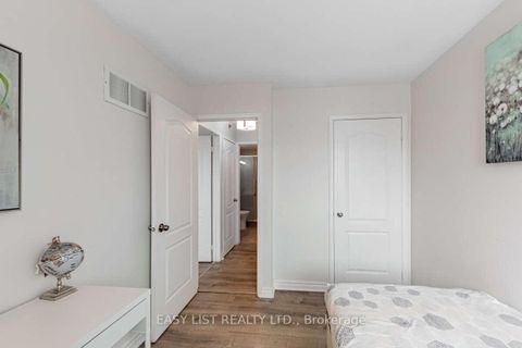 Photo 11 at 15 - 760 Lawrence Avenue W, Glen Park, Toronto