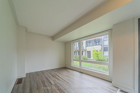 Photo 6 at 41 Gerussi Street, Vellore Village, Vaughan