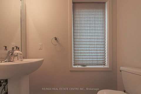 Photo 8 at 41 Gerussi Street, Vellore Village, Vaughan