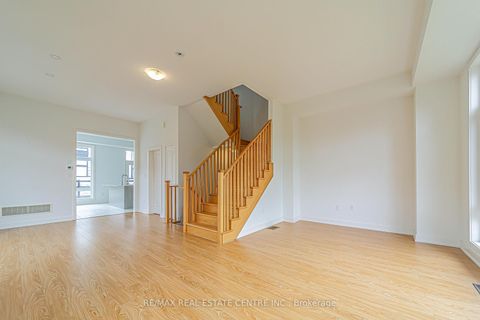Photo 13 at 41 Gerussi Street, Vellore Village, Vaughan