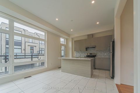 Photo 17 at 41 Gerussi Street, Vellore Village, Vaughan