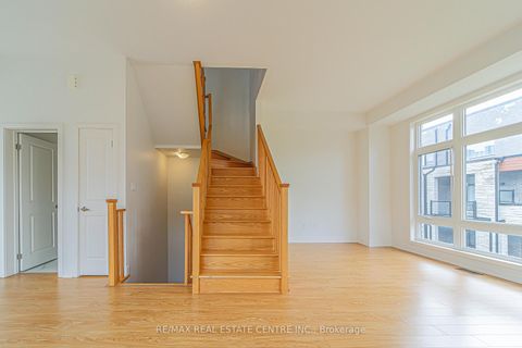 Photo 23 at 41 Gerussi Street, Vellore Village, Vaughan