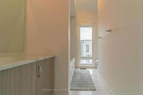 Photo 34 at 41 Gerussi Street, Vellore Village, Vaughan