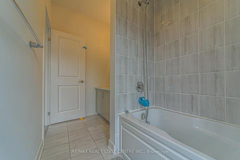 Photo 35 at 41 Gerussi Street, Vellore Village, Vaughan