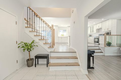 Photo 8 at 25 Marshall Street, Allandale Heights, Barrie