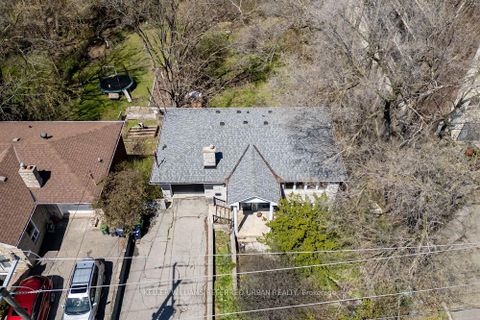 Photo 3 at 20 Gracefield Avenue, Maple Leaf, Toronto