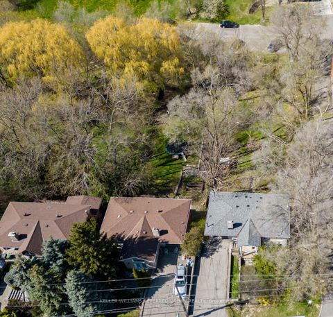 Photo 4 at 20 Gracefield Avenue, Maple Leaf, Toronto