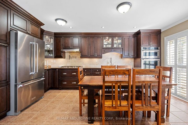 Photo 7 at 1131 Zimmerman Crescent, BE Beaty, Milton