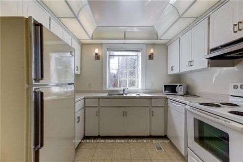 Photo 6 at 6 Greenyards Drive, Newtonbrook East, Toronto