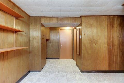 Photo 11 at 6 Greenyards Drive, Newtonbrook East, Toronto